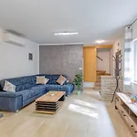 Casa Martina With Whirlpool Barban