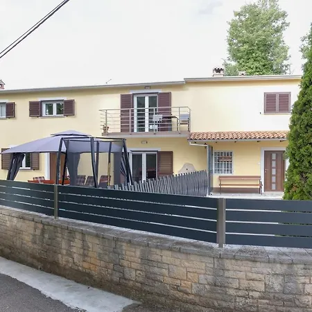 Casa Martina With Whirlpool 度假居