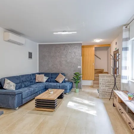 Casa Martina With Whirlpool Barban