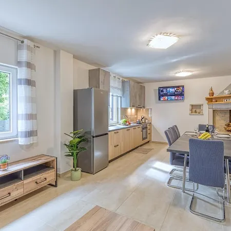 Casa Martina With Whirlpool Vakantiehuis *