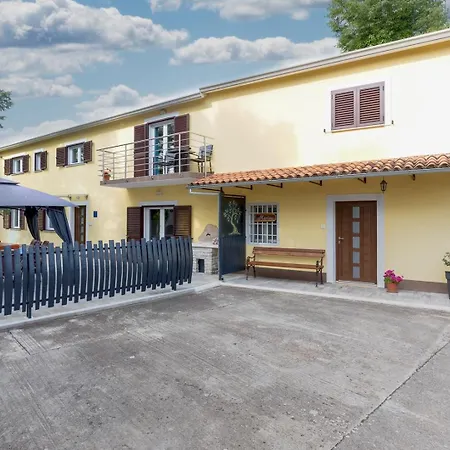 Casa Martina With Whirlpool Semesterbostad *