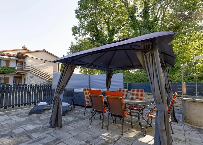 Casa Martina With Whirlpool Vakantiehuis *